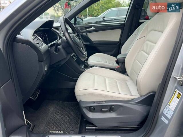 Сірий Фольксваген Тігуан, об'ємом двигуна 2 л та пробігом 40 тис. км за 28200 $, фото 17 на Automoto.ua