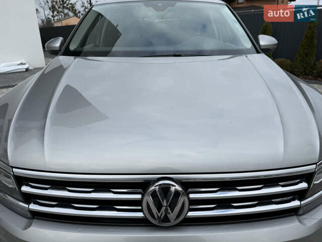 Серый Фольксваген Тигуан, объемом двигателя 2 л и пробегом 87 тыс. км за 23900 $, фото 26 на Automoto.ua