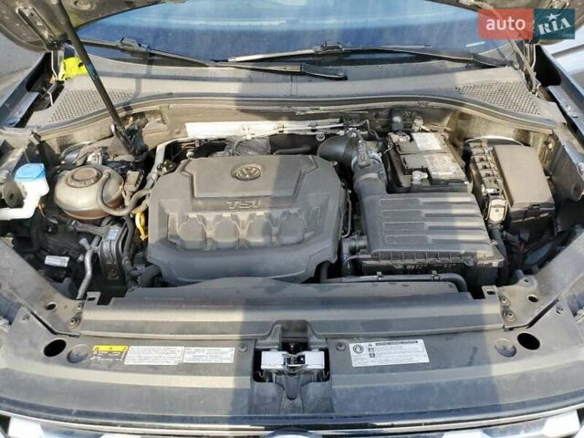 Сірий Фольксваген Тігуан, об'ємом двигуна 2 л та пробігом 154 тис. км за 4800 $, фото 11 на Automoto.ua