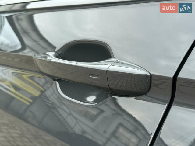 Серый Фольксваген Тигуан, объемом двигателя 2 л и пробегом 143 тыс. км за 29500 $, фото 19 на Automoto.ua