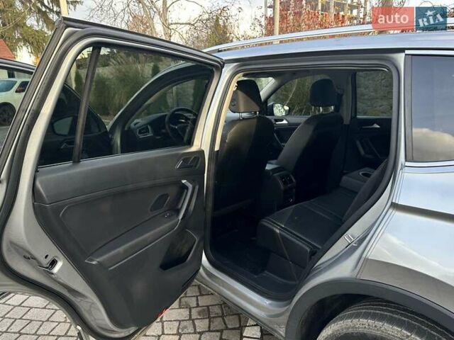 Сірий Фольксваген Тігуан, об'ємом двигуна 2 л та пробігом 84 тис. км за 18500 $, фото 23 на Automoto.ua