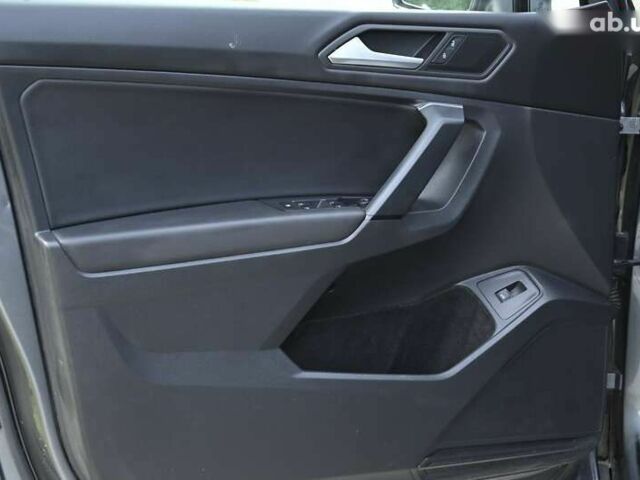 Сірий Фольксваген Тігуан, об'ємом двигуна 2 л та пробігом 63 тис. км за 19950 $, фото 17 на Automoto.ua