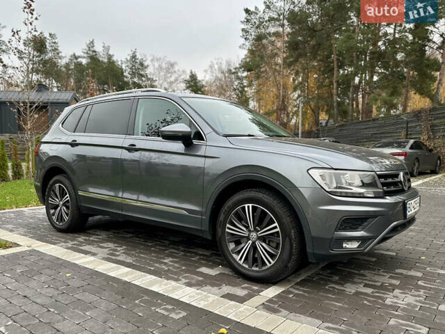 Серый Фольксваген Тигуан, объемом двигателя 1.98 л и пробегом 73 тыс. км за 22699 $, фото 4 на Automoto.ua