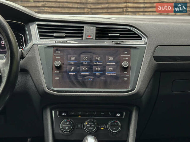 Сірий Фольксваген Тігуан, об'ємом двигуна 1.98 л та пробігом 230 тис. км за 27700 $, фото 110 на Automoto.ua