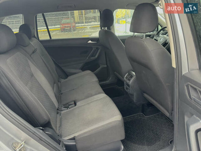 Серый Фольксваген Тигуан, объемом двигателя 2 л и пробегом 208 тыс. км за 12999 $, фото 14 на Automoto.ua