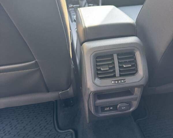 Серый Фольксваген Тигуан, объемом двигателя 1.98 л и пробегом 136 тыс. км за 17250 $, фото 18 на Automoto.ua