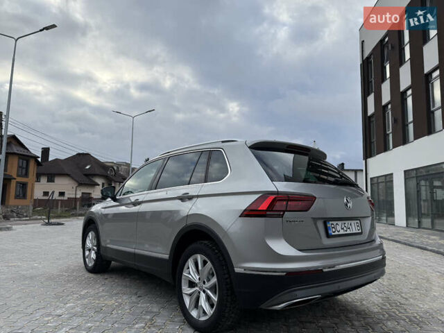 Серый Фольксваген Тигуан, объемом двигателя 2 л и пробегом 87 тыс. км за 23900 $, фото 11 на Automoto.ua