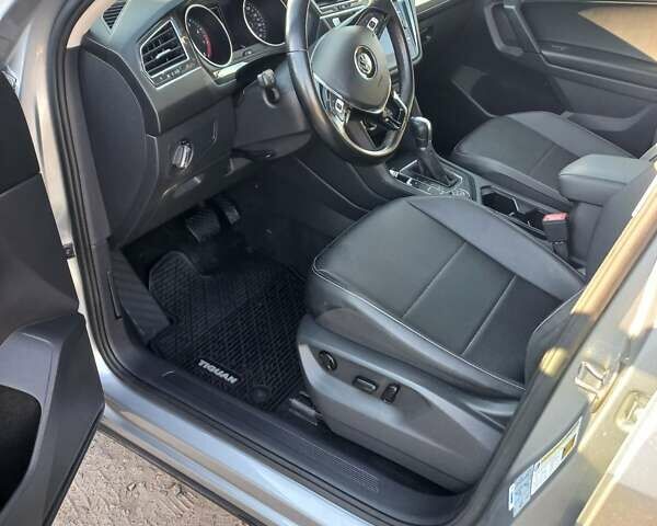 Сірий Фольксваген Тігуан, об'ємом двигуна 1.98 л та пробігом 47 тис. км за 22000 $, фото 17 на Automoto.ua