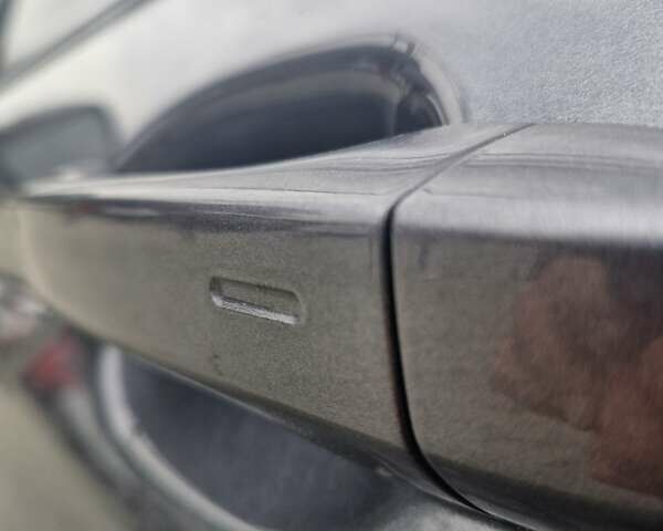 Серый Фольксваген Тигуан, объемом двигателя 2 л и пробегом 213 тыс. км за 21800 $, фото 5 на Automoto.ua