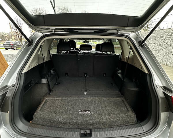 Сірий Фольксваген Тігуан, об'ємом двигуна 2 л та пробігом 195 тис. км за 16200 $, фото 14 на Automoto.ua