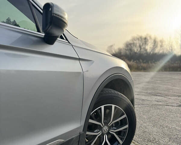 Серый Фольксваген Тигуан, объемом двигателя 1.98 л и пробегом 110 тыс. км за 17900 $, фото 47 на Automoto.ua