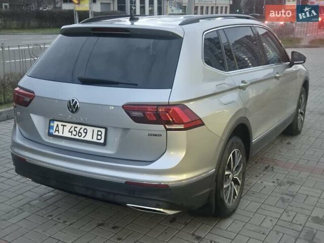 Серый Фольксваген Тигуан, объемом двигателя 1.98 л и пробегом 73 тыс. км за 21000 $, фото 5 на Automoto.ua