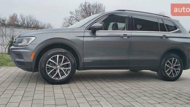 Сірий Фольксваген Тігуан, об'ємом двигуна 1.98 л та пробігом 179 тис. км за 17300 $, фото 5 на Automoto.ua