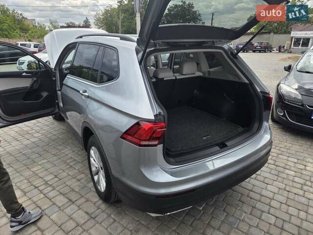 Сірий Фольксваген Тігуан, об'ємом двигуна 1.98 л та пробігом 68 тис. км за 19000 $, фото 6 на Automoto.ua