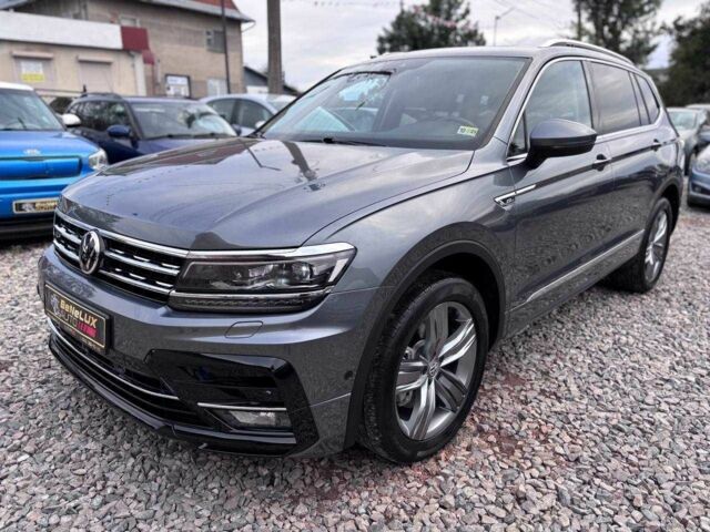 Серый Фольксваген Тигуан, объемом двигателя 2 л и пробегом 100 тыс. км за 24999 $, фото 3 на Automoto.ua