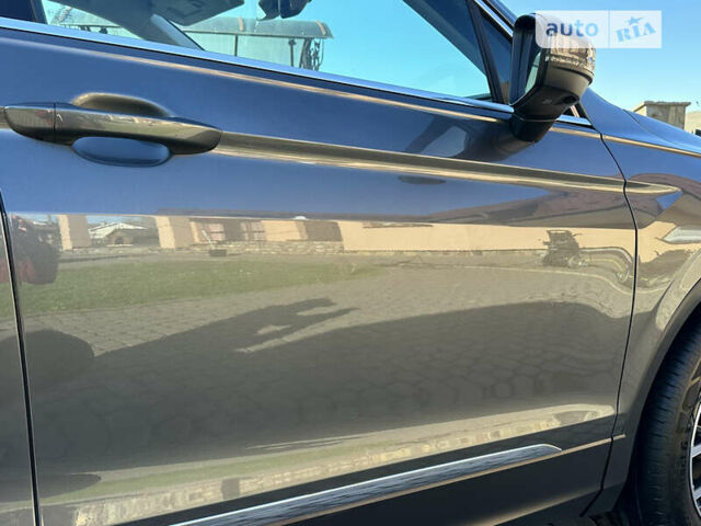 Серый Фольксваген Тигуан, объемом двигателя 2 л и пробегом 218 тыс. км за 26250 $, фото 31 на Automoto.ua