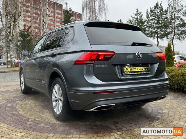 Сірий Фольксваген Тігуан, об'ємом двигуна 2 л та пробігом 53 тис. км за 20500 $, фото 4 на Automoto.ua