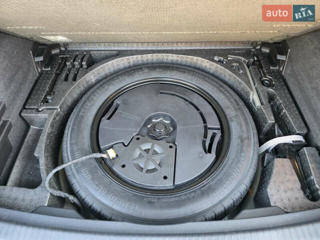 Серый Фольксваген Тигуан, объемом двигателя 2 л и пробегом 143 тыс. км за 29500 $, фото 39 на Automoto.ua