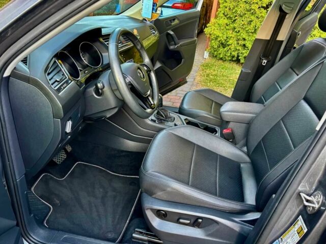 Серый Фольксваген Тигуан, объемом двигателя 2 л и пробегом 96 тыс. км за 10000 $, фото 19 на Automoto.ua