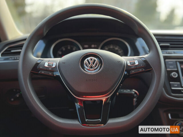 Сірий Фольксваген Тігуан, об'ємом двигуна 2 л та пробігом 136 тис. км за 19300 $, фото 20 на Automoto.ua