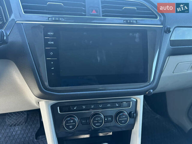 Серый Фольксваген Тигуан, объемом двигателя 2 л и пробегом 212 тыс. км за 26500 $, фото 18 на Automoto.ua