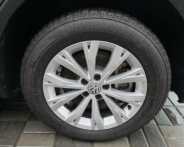 Серый Фольксваген Тигуан, объемом двигателя 2 л и пробегом 186 тыс. км за 14849 $, фото 16 на Automoto.ua