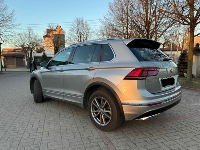 Серый Фольксваген Тигуан, объемом двигателя 2 л и пробегом 74 тыс. км за 17900 $, фото 3 на Automoto.ua