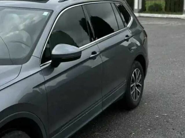 Серый Фольксваген Тигуан, объемом двигателя 2 л и пробегом 130 тыс. км за 14500 $, фото 12 на Automoto.ua