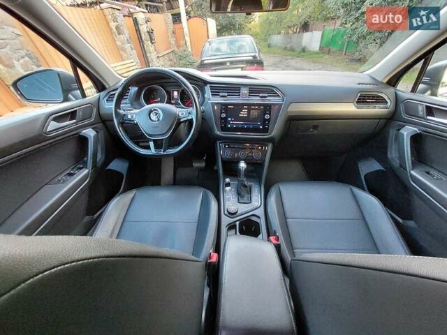 Сірий Фольксваген Тігуан, об'ємом двигуна 0 л та пробігом 251 тис. км за 17000 $, фото 14 на Automoto.ua