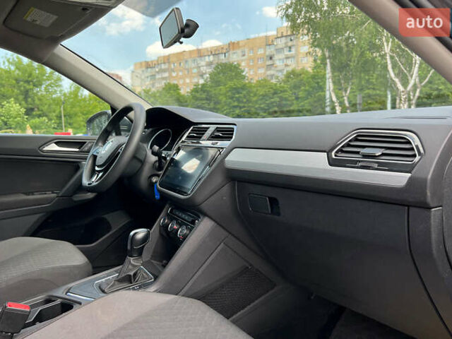 Серый Фольксваген Тигуан, объемом двигателя 2 л и пробегом 53 тыс. км за 19650 $, фото 9 на Automoto.ua