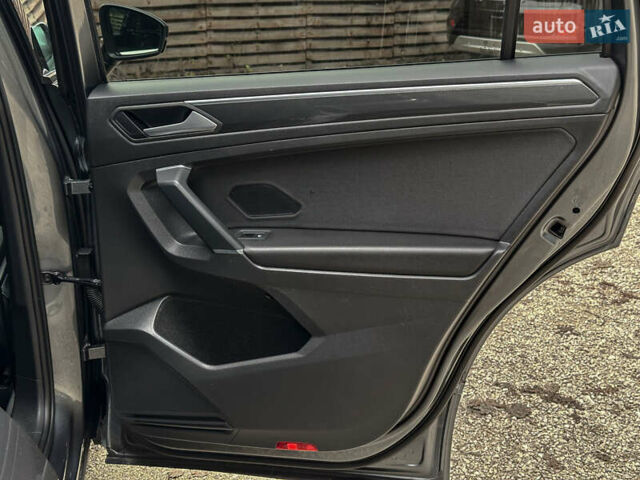 Сірий Фольксваген Тігуан, об'ємом двигуна 1.98 л та пробігом 230 тис. км за 27700 $, фото 125 на Automoto.ua