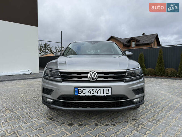 Серый Фольксваген Тигуан, объемом двигателя 2 л и пробегом 87 тыс. км за 23900 $, фото 2 на Automoto.ua