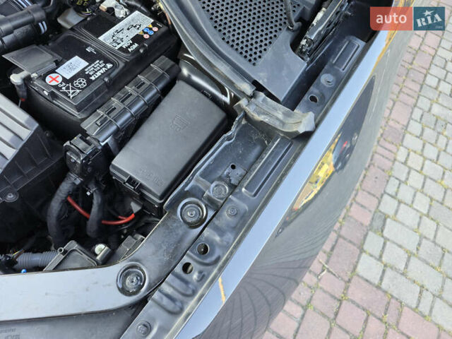 Серый Фольксваген Тигуан, объемом двигателя 2 л и пробегом 143 тыс. км за 29500 $, фото 74 на Automoto.ua