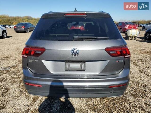 Серый Фольксваген Тигуан, объемом двигателя 2 л и пробегом 111 тыс. км за 4300 $, фото 5 на Automoto.ua