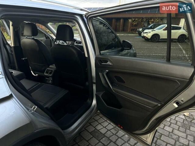 Сірий Фольксваген Тігуан, об'ємом двигуна 2 л та пробігом 84 тис. км за 18500 $, фото 10 на Automoto.ua