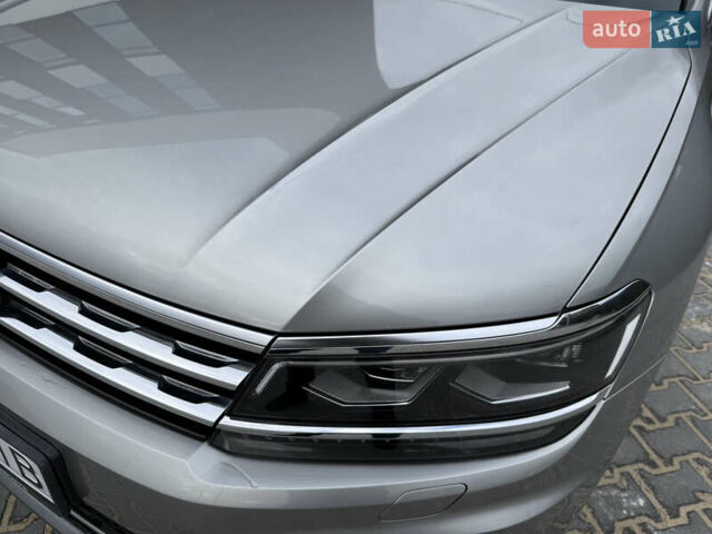 Серый Фольксваген Тигуан, объемом двигателя 2 л и пробегом 87 тыс. км за 23900 $, фото 27 на Automoto.ua