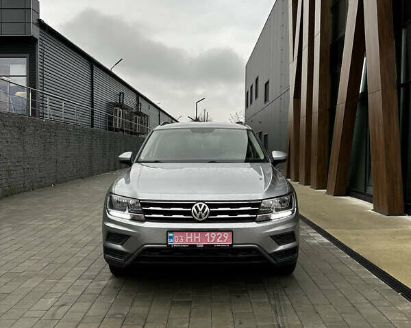 Сірий Фольксваген Тігуан, об'ємом двигуна 2 л та пробігом 195 тис. км за 16200 $, фото 5 на Automoto.ua