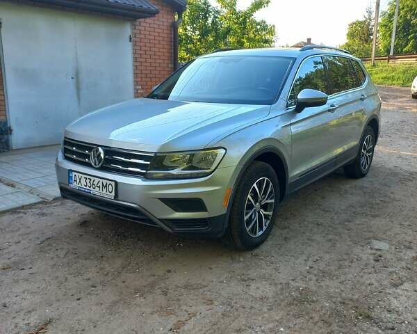 Сірий Фольксваген Тігуан, об'ємом двигуна 1.98 л та пробігом 47 тис. км за 22000 $, фото 3 на Automoto.ua