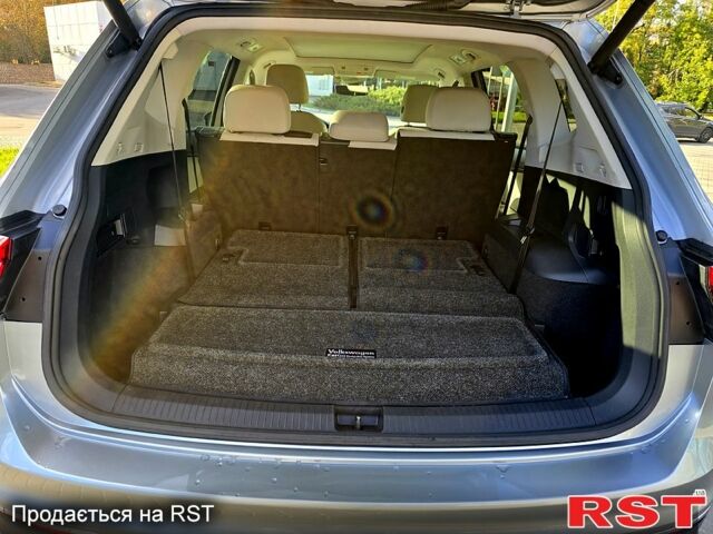 Сірий Фольксваген Тігуан, об'ємом двигуна 2 л та пробігом 147 тис. км за 21950 $, фото 12 на Automoto.ua