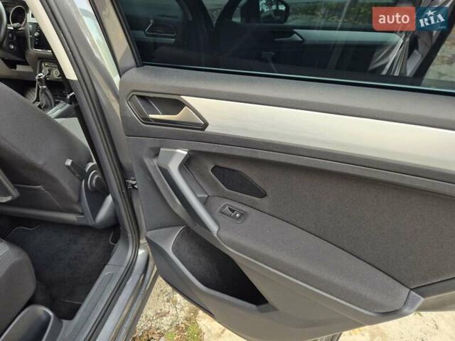 Серый Фольксваген Тигуан, объемом двигателя 1.98 л и пробегом 118 тыс. км за 20999 $, фото 46 на Automoto.ua