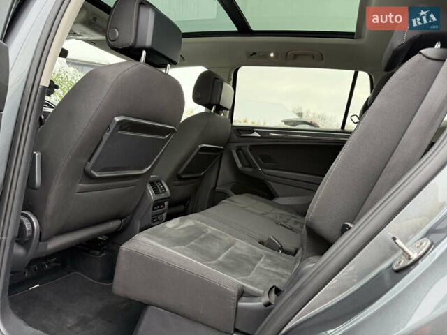 Серый Фольксваген Тигуан, объемом двигателя 2 л и пробегом 241 тыс. км за 26999 $, фото 70 на Automoto.ua