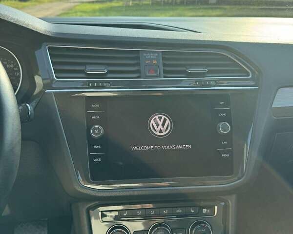 Серый Фольксваген Тигуан, объемом двигателя 1.98 л и пробегом 136 тыс. км за 17250 $, фото 11 на Automoto.ua