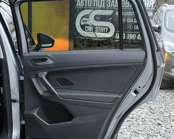 Сірий Фольксваген Тігуан, об'ємом двигуна 2 л та пробігом 62 тис. км за 21500 $, фото 38 на Automoto.ua