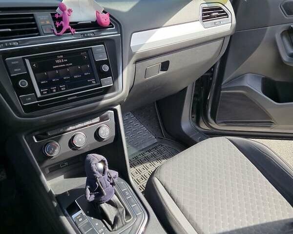 Серый Фольксваген Тигуан, объемом двигателя 1.98 л и пробегом 92 тыс. км за 17500 $, фото 14 на Automoto.ua