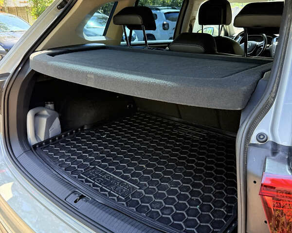 Сірий Фольксваген Тігуан, об'ємом двигуна 1.97 л та пробігом 259 тис. км за 25200 $, фото 19 на Automoto.ua