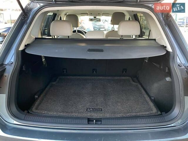 Сірий Фольксваген Тігуан, об'ємом двигуна 1.98 л та пробігом 154 тис. км за 18500 $, фото 16 на Automoto.ua