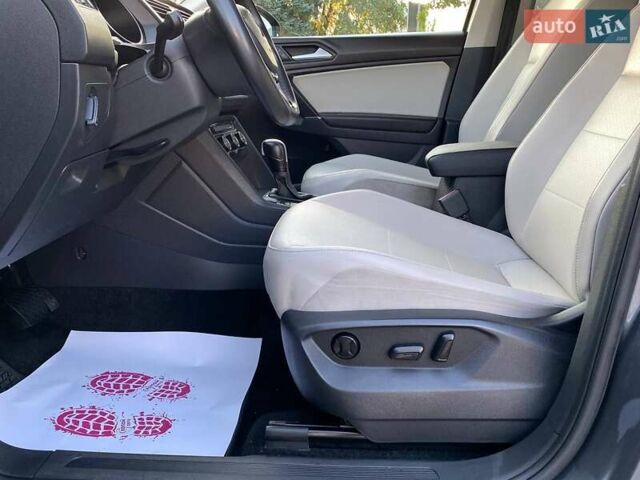 Сірий Фольксваген Тігуан, об'ємом двигуна 1.98 л та пробігом 154 тис. км за 18500 $, фото 10 на Automoto.ua