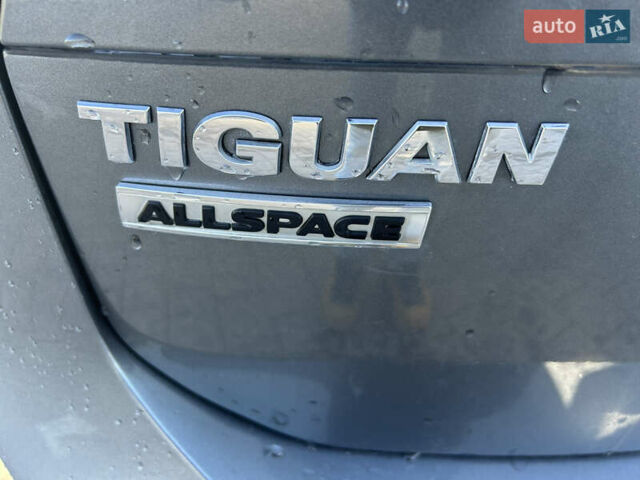Серый Фольксваген Тигуан, объемом двигателя 2 л и пробегом 212 тыс. км за 26500 $, фото 20 на Automoto.ua