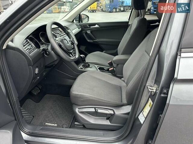 Серый Фольксваген Тигуан, объемом двигателя 1.98 л и пробегом 182 тыс. км за 16500 $, фото 3 на Automoto.ua