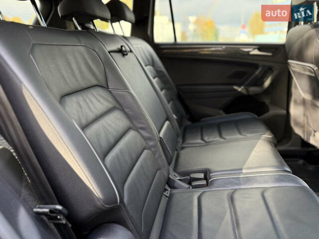 Серый Фольксваген Тигуан, объемом двигателя 2 л и пробегом 295 тыс. км за 25900 $, фото 11 на Automoto.ua